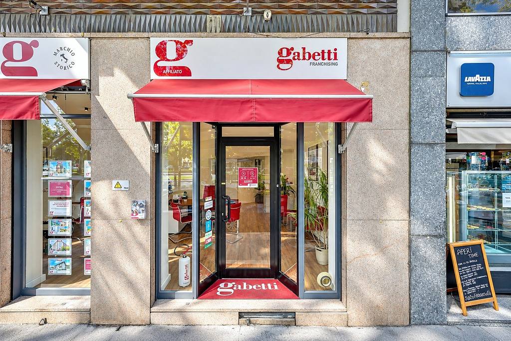 Ingresso dell'agenzia Gabetti in Corso Francia 290