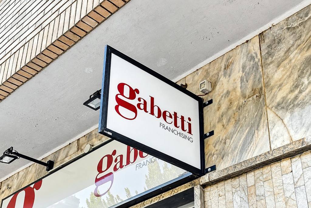 Insegna a bandiera Gabetti Franchising